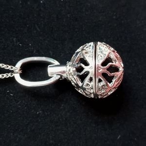 Stainless Fillagree Ball Aromatherapy Necklace
